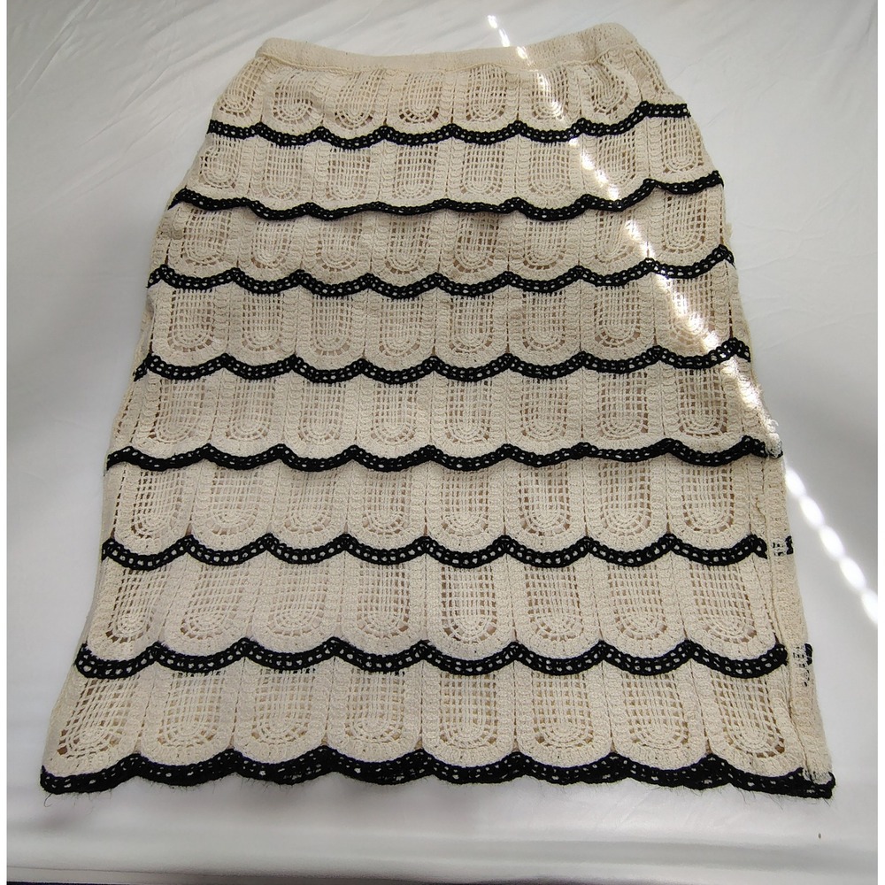 Ultra Pink Women Cream Crochet Tiered Scalloped Midi Skirt Black Trim Large